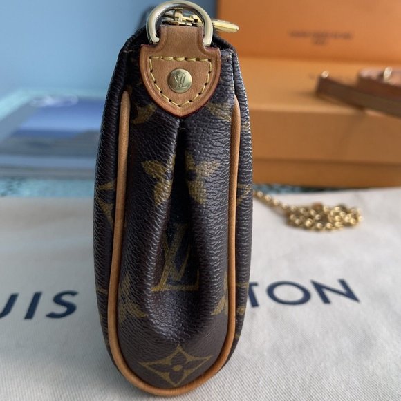 Louis Vuitton EVA CLUTCH with CROSSBODY STRAP in Great Condition - Picture 4 of 15